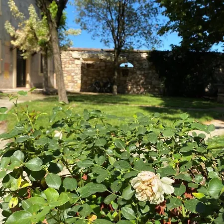Broglia House דירה