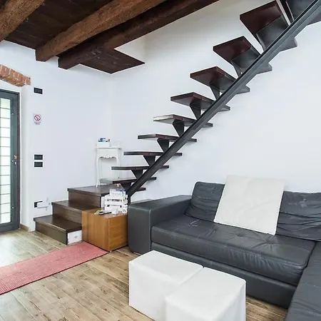 Broglia House Apartment