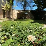 Broglia House Апартаменты